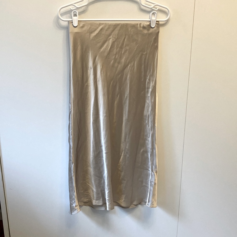 NWOT Quince silk midi skirt, champagne